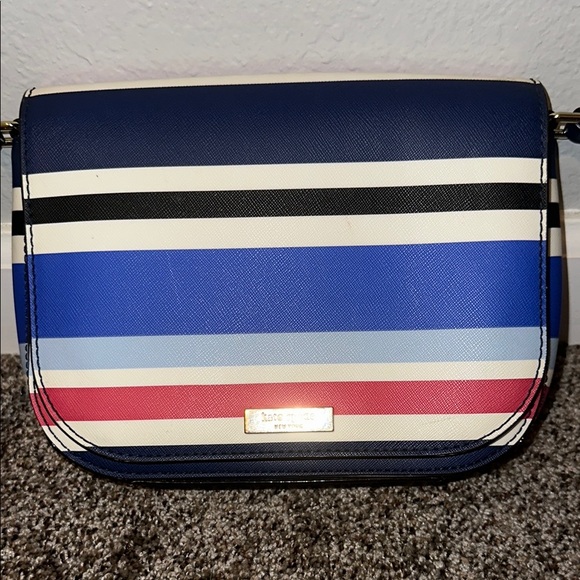 kate spade Handbags - Kate Spade Carson Laurel Striped Crossbody